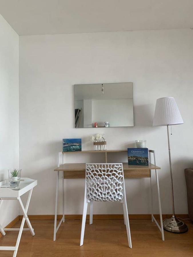 Appartement Un Balcon Sur La Mer, Acces Direct A La Granville