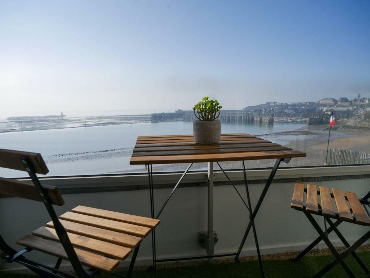 Apartment Un Balcon Sur La Mer, Acces Direct A La Granville