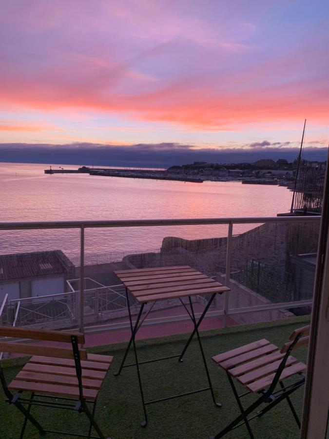 Un Balcon Sur La Mer, Acces Direct A La Granville
